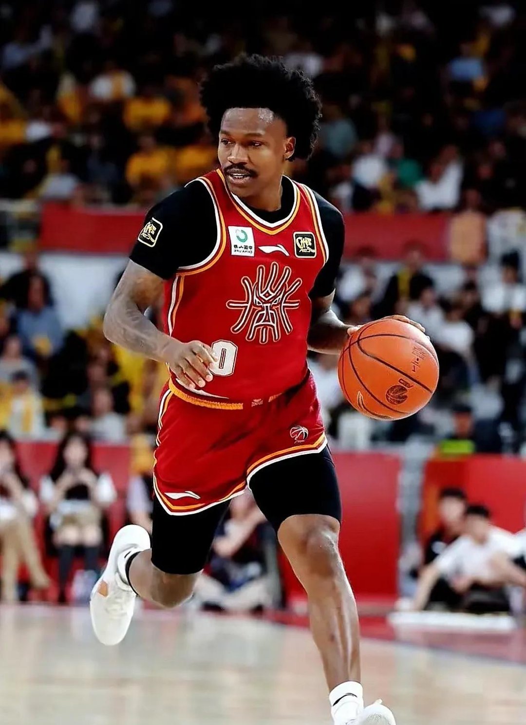 爱游戏-清晨密尔沃基雄鹿官宣签约：CBA季后赛节点到来；更衣室稳定；赛季目标并未改变的简单介绍