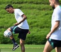 爱游戏下载-门兴格拉德巴赫训练开放日，赛前绝杀压哨引欢呼，法甲在即，更衣室氛围转暖(门兴格拉德巴赫对拜仁)